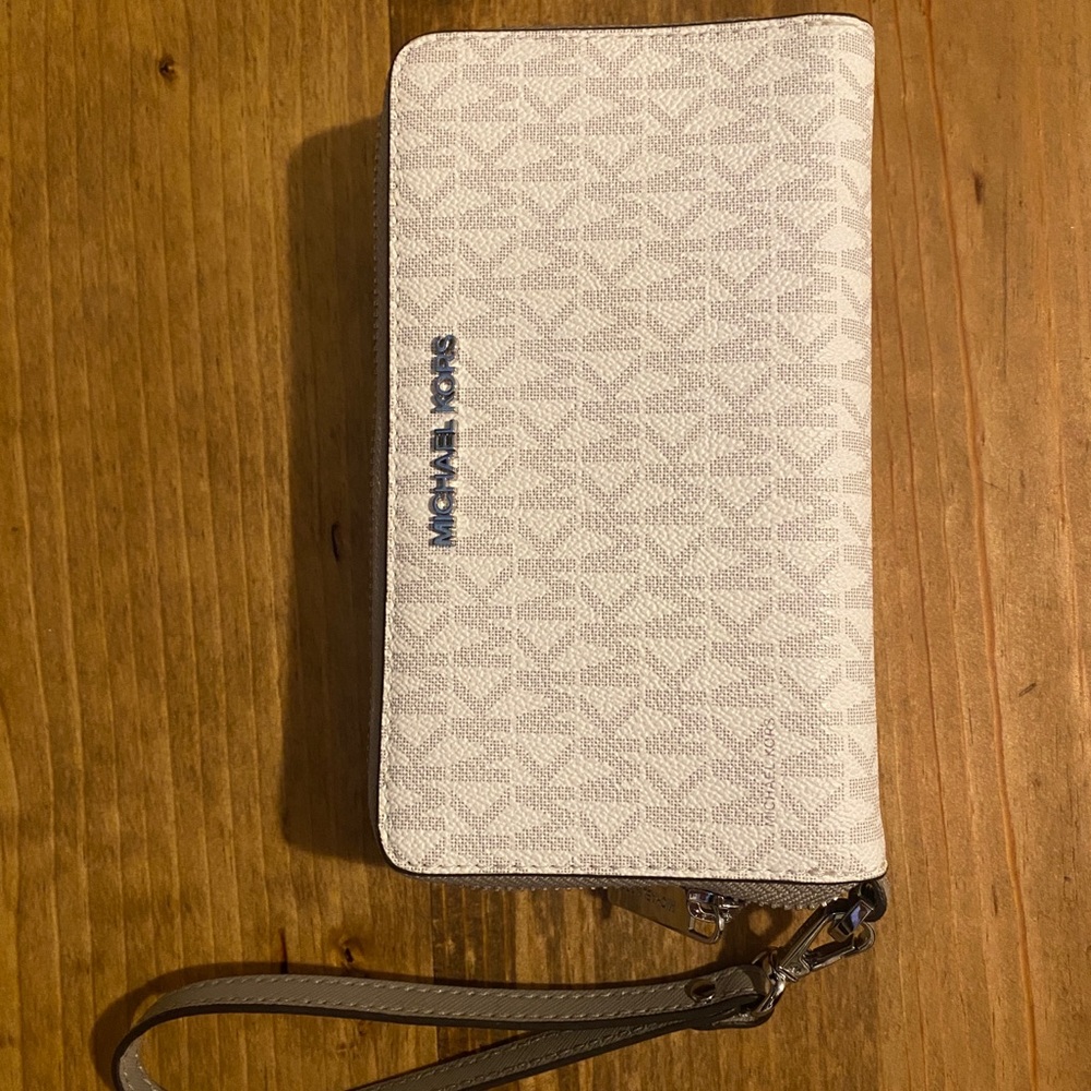 Michael Kors wristlet